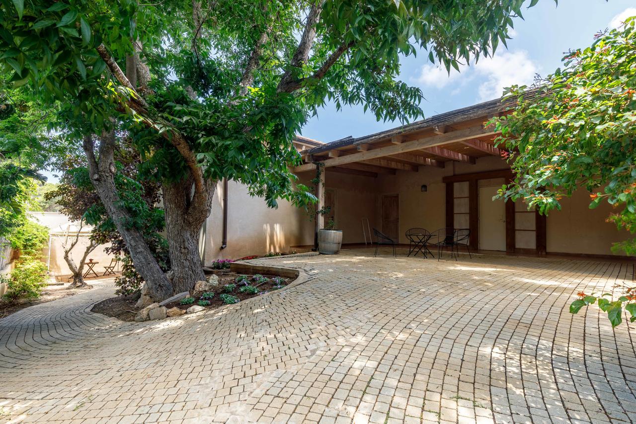 Smadar-Inn Zikhron Ya'akov Exterior photo